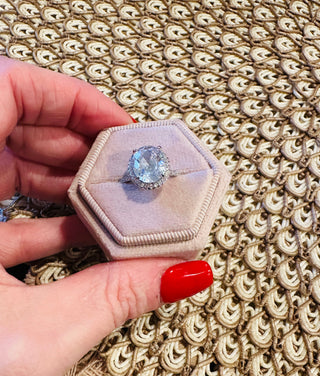 Everleigh Oval Halo Ring